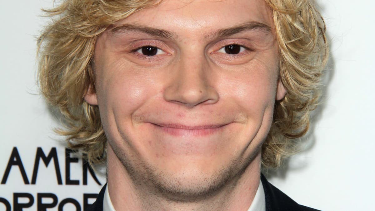 For All the DieHard AHS Fans Get Ready to Be Jealous Of This Amazing Evan  Peters Tattoo  TatRing News